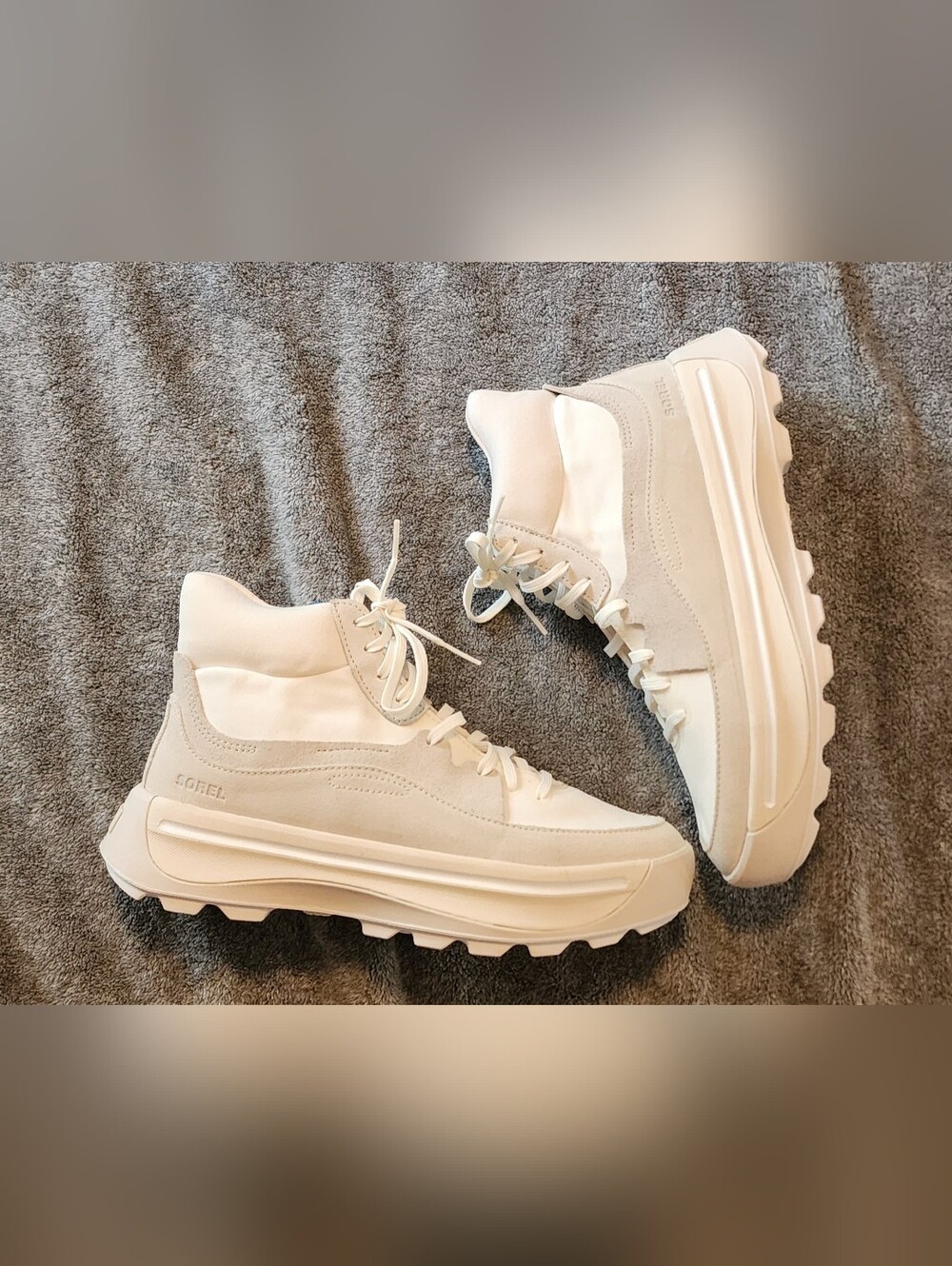 Sorel Women’s High‑Top Chunky Sole Sneakers Beige/Off‑White Size 9.5